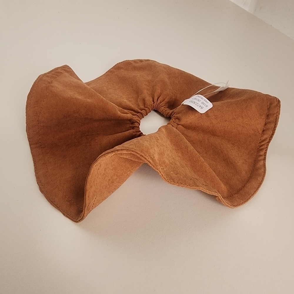 NWT Free People Brown Camel Genevieve Jumbo Scrunchie - Picture 7 of 9